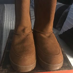 Short brown boots